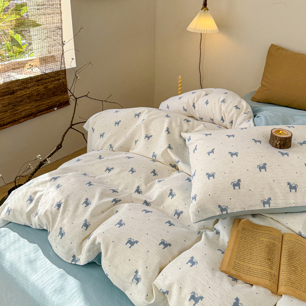 91家纺网 家纺一手货源 找家纺 铺尚美家纺 2026春夏新品色织棉麻棉纱小露麻系列皱皱纱四件套 小飞马蓝