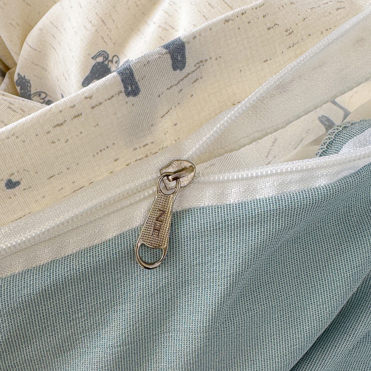 91家纺网 家纺一手货源 找家纺 铺尚美家纺 2026春夏新品色织棉麻棉纱小露麻系列皱皱纱四件套 小飞马蓝