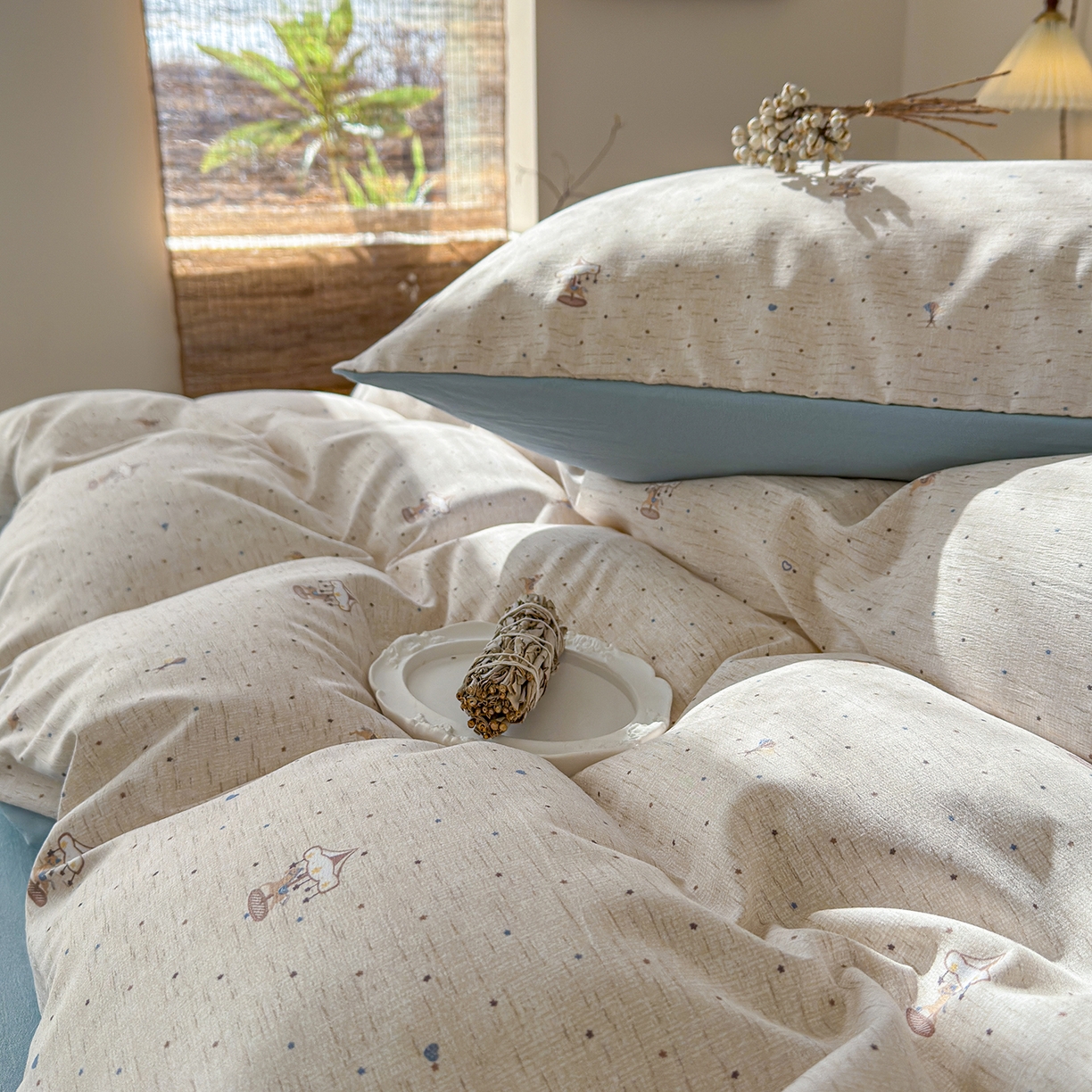 91家纺网 家纺一手货源 找家纺 铺尚美家纺 2026春夏新品色织棉麻棉纱小露麻系列皱皱纱四件套 旋转木马