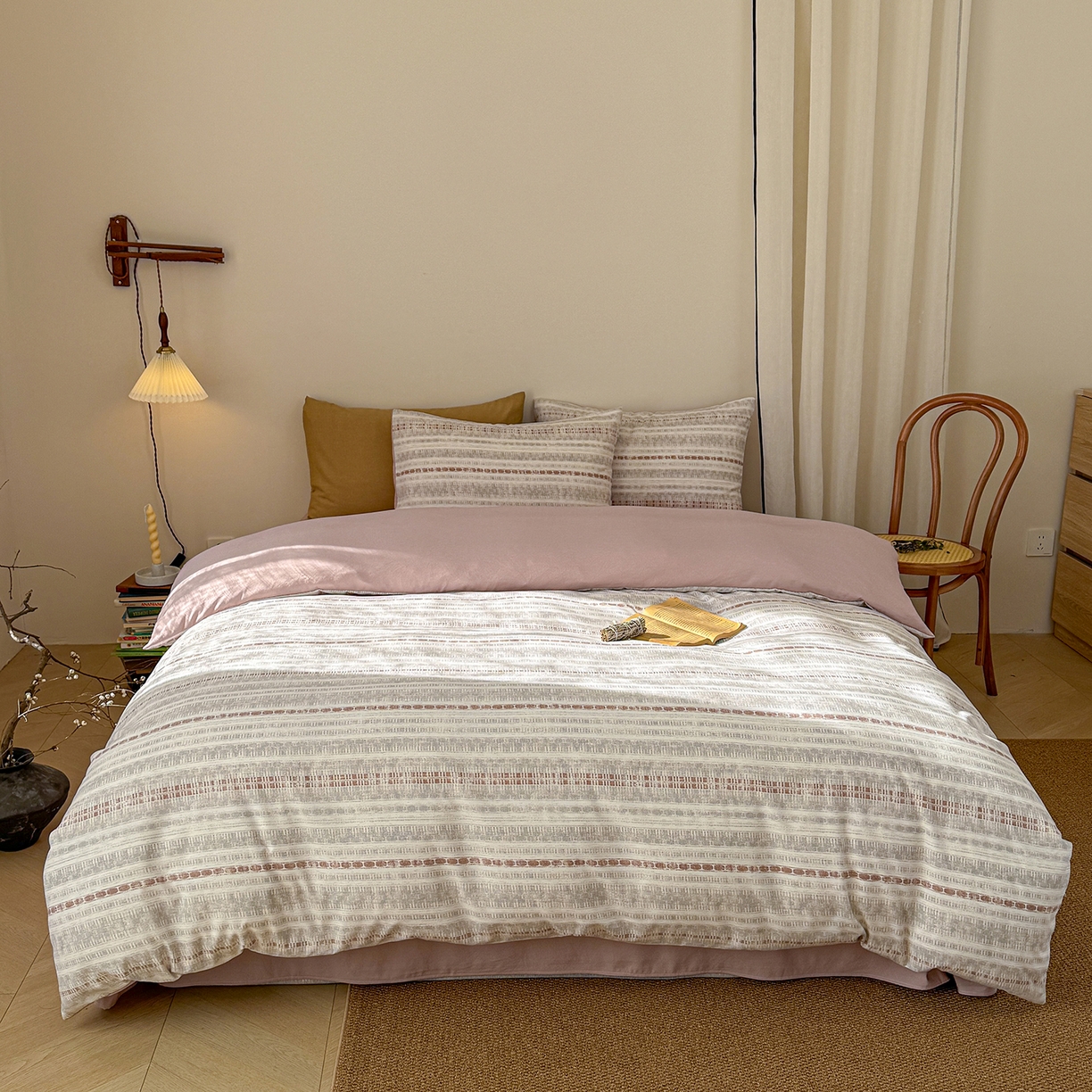 91家纺网 家纺一手货源 找家纺 铺尚美家纺 2026春夏新品色织棉麻棉纱小露麻系列皱皱纱四件套 极简条纹