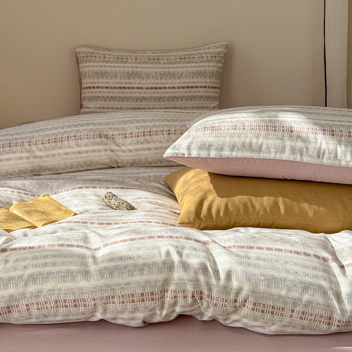 铺尚美家纺 2026春夏新品色织棉麻棉纱小露麻系列皱皱纱四件套 极简条纹