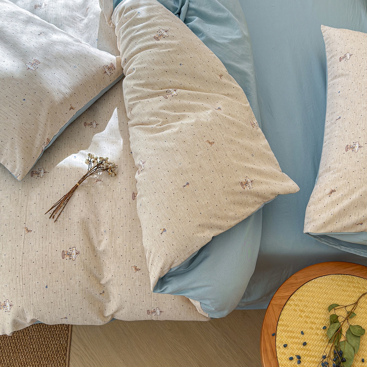 91家纺网 家纺一手货源 找家纺 铺尚美家纺 2026春夏新品色织棉麻棉纱小露麻系列皱皱纱四件套 旋转木马