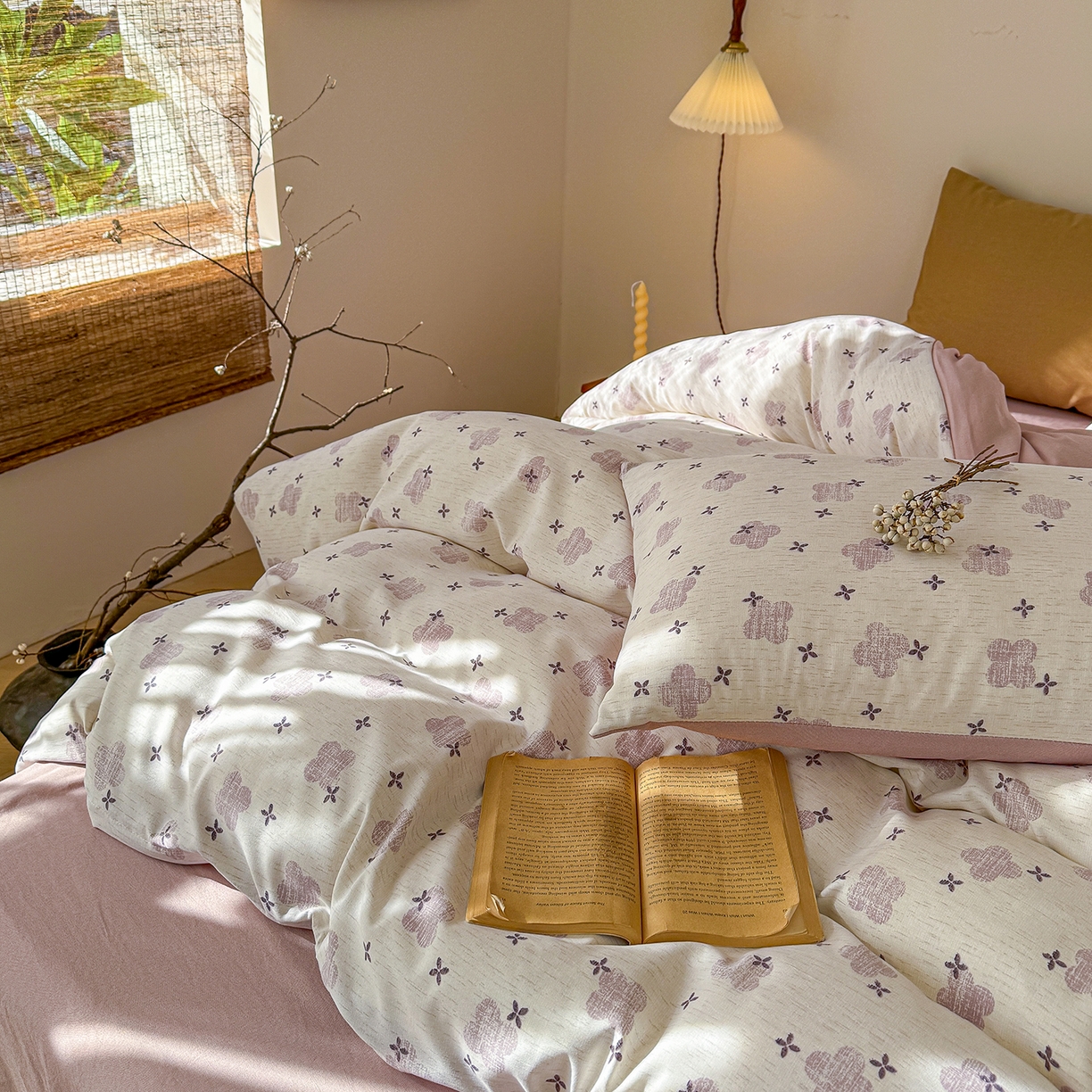 91家纺网 家纺一手货源 找家纺 铺尚美家纺 2026春夏新品色织棉麻棉纱小露麻系列皱皱纱四件套 四叶花粉