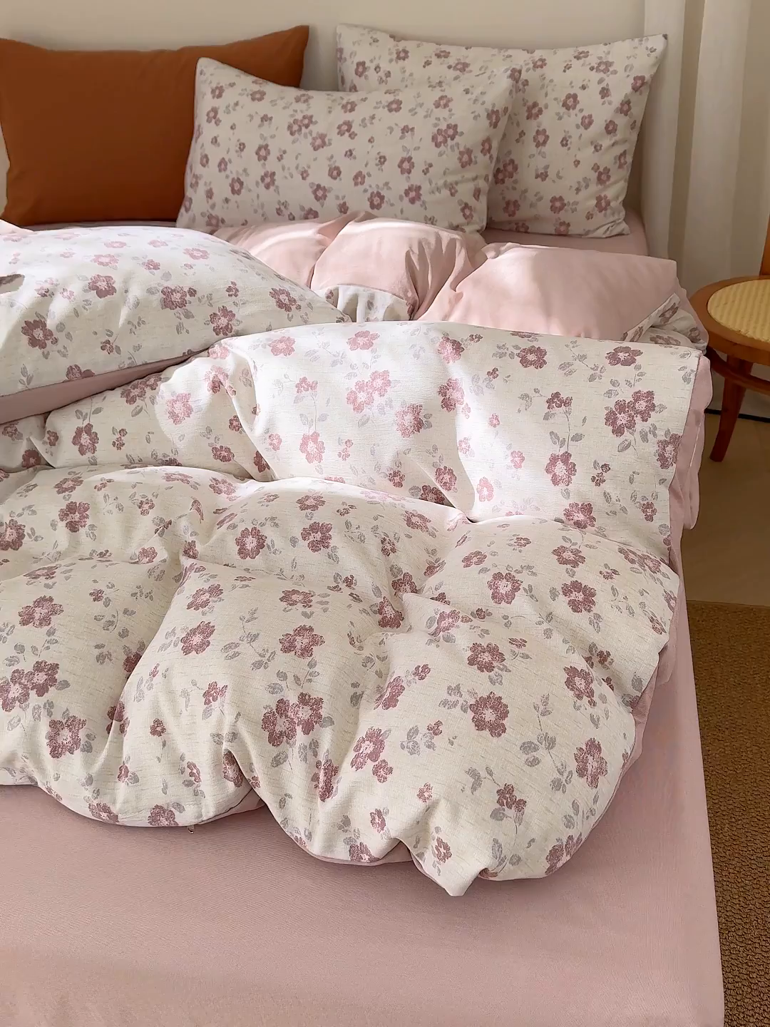 91家纺网 家纺一手货源 找家纺 铺尚美家纺 2026春夏新品色织棉麻棉纱小露麻系列皱皱纱四件套 花香满园