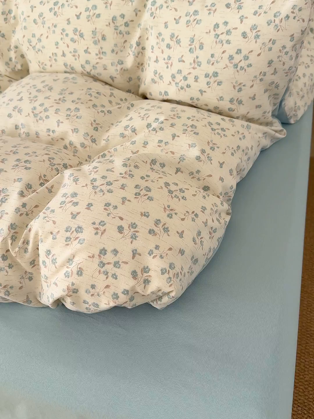 91家纺网 家纺一手货源 找家纺 铺尚美家纺 2026春夏新品色织棉麻棉纱小露麻系列皱皱纱四件套 小兰花