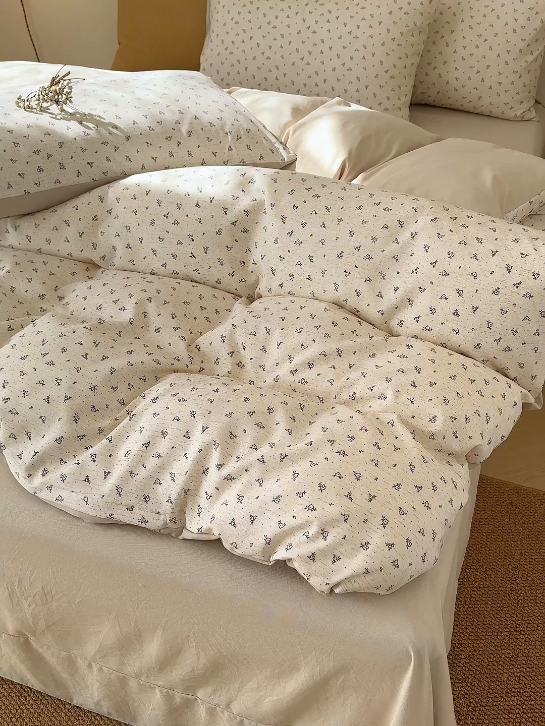 91家纺网 家纺一手货源 找家纺 铺尚美家纺 2026春夏新品色织棉麻棉纱小露麻系列皱皱纱四件套 素雅小花