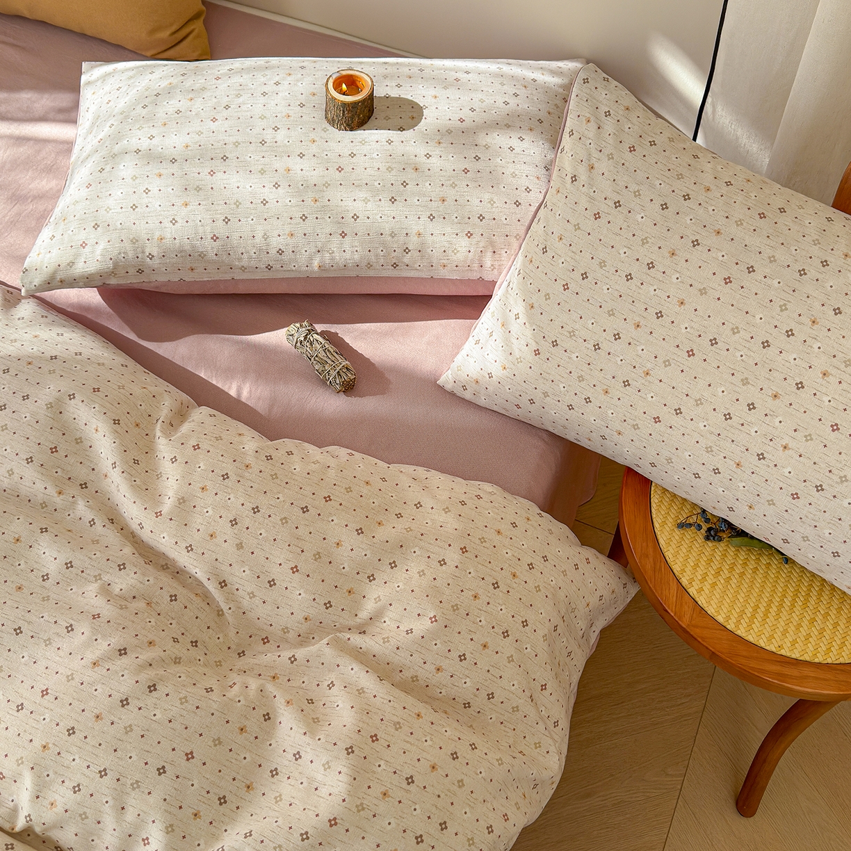 91家纺网 家纺一手货源 找家纺 铺尚美家纺 2026春夏新品色织棉麻棉纱小露麻系列皱皱纱四件套 时光点点