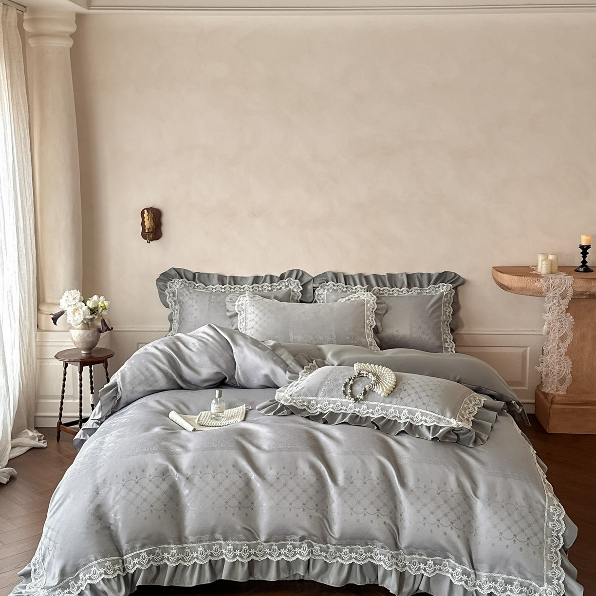 91家纺网 家纺一手货源 找家纺 首尔家纺 2026新款花边夹棉床盖四件套厚织提花款系列-提供买家秀 浮生若梦-浅云灰