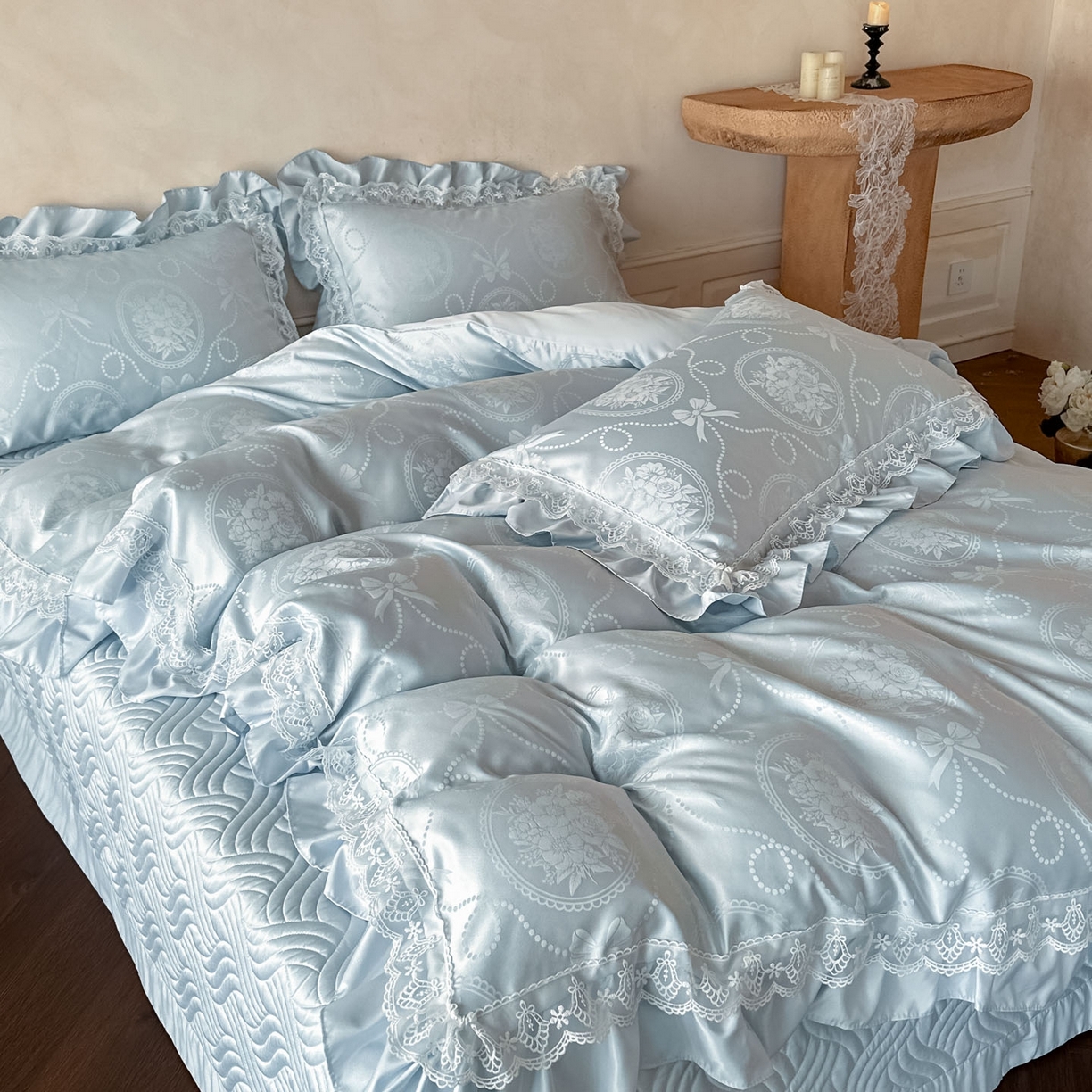91家纺网 家纺一手货源 找家纺 首尔家纺 2026新款花边夹棉床盖四件套厚织提花款系列-提供买家秀 秘境-天蓝