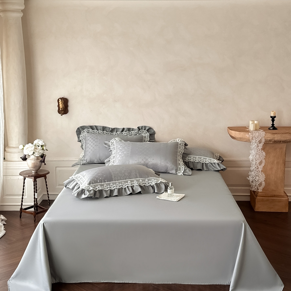 91家纺网 家纺一手货源 找家纺 首尔家纺 2026新款花边夹棉床盖四件套厚织提花款系列-提供买家秀 浮生若梦-浅云灰