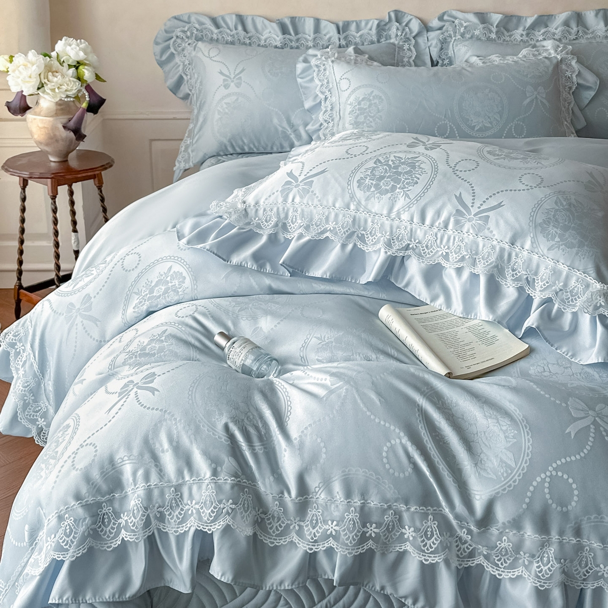 91家纺网 家纺一手货源 找家纺 首尔家纺 2026新款花边夹棉床盖四件套厚织提花款系列-提供买家秀 秘境-天蓝