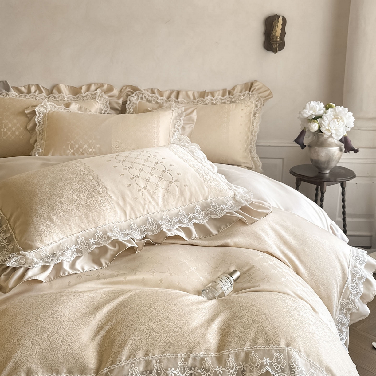 91家纺网 家纺一手货源 找家纺 首尔家纺 2026新款花边夹棉床盖四件套厚织提花款系列-提供买家秀 浮生若梦-香槟