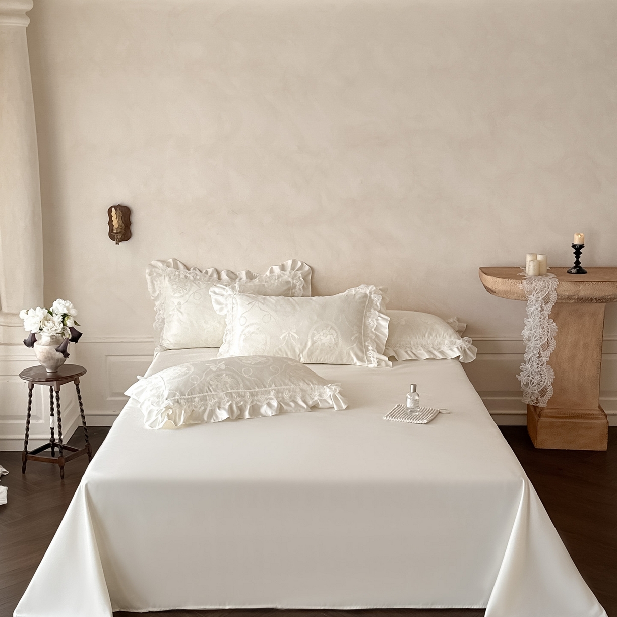 91家纺网 家纺一手货源 找家纺 首尔家纺 2026新款花边夹棉床盖四件套厚织提花款系列-提供买家秀 秘境-米白