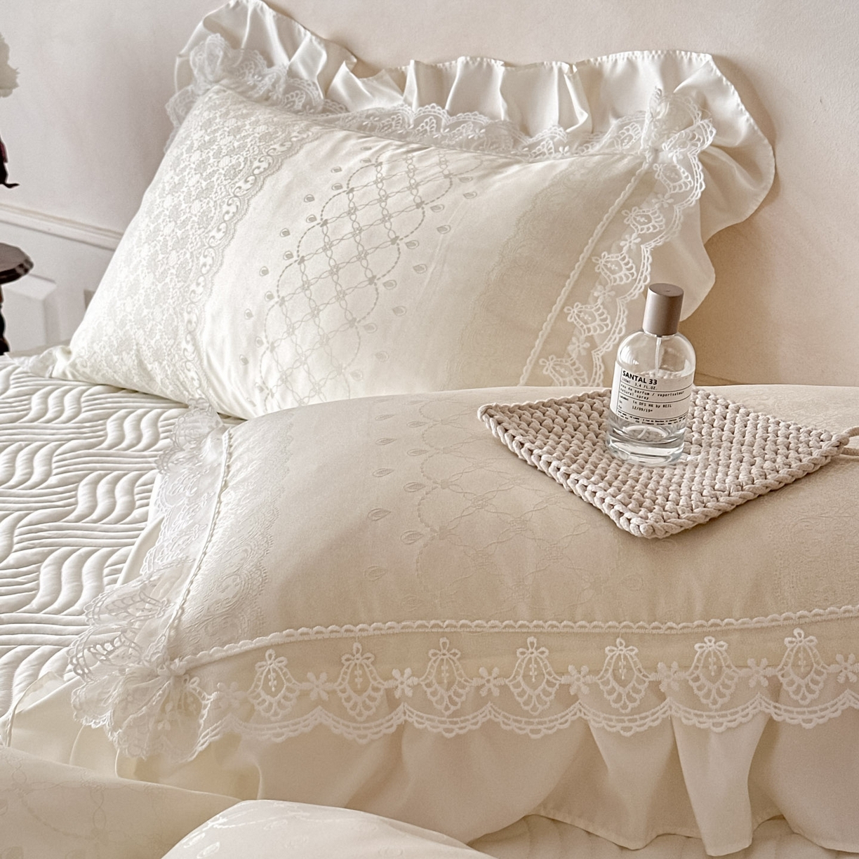 91家纺网 家纺一手货源 找家纺 首尔家纺 2026新款花边夹棉床盖四件套厚织提花款系列-提供买家秀 浮生若梦-米白