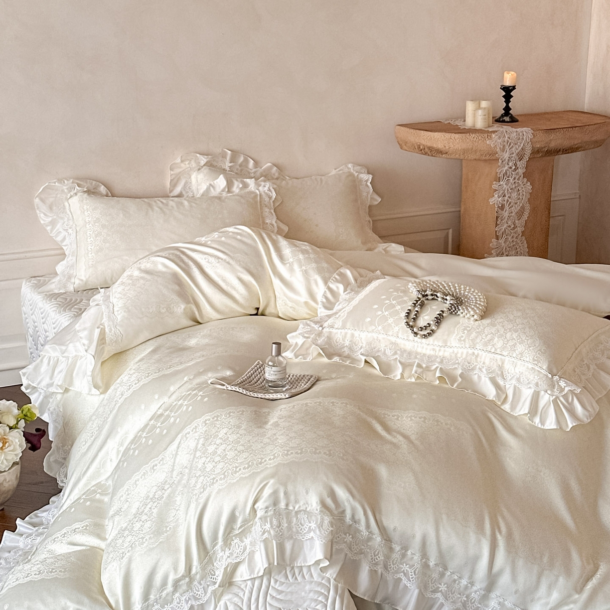 91家纺网 家纺一手货源 找家纺 首尔家纺 2026新款花边夹棉床盖四件套厚织提花款系列-提供买家秀 浮生若梦-米白