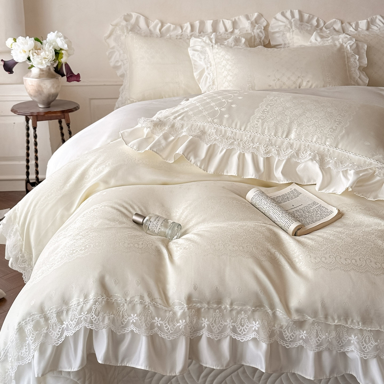 91家纺网 家纺一手货源 找家纺 首尔家纺 2026新款花边夹棉床盖四件套厚织提花款系列-提供买家秀 浮生若梦-米白