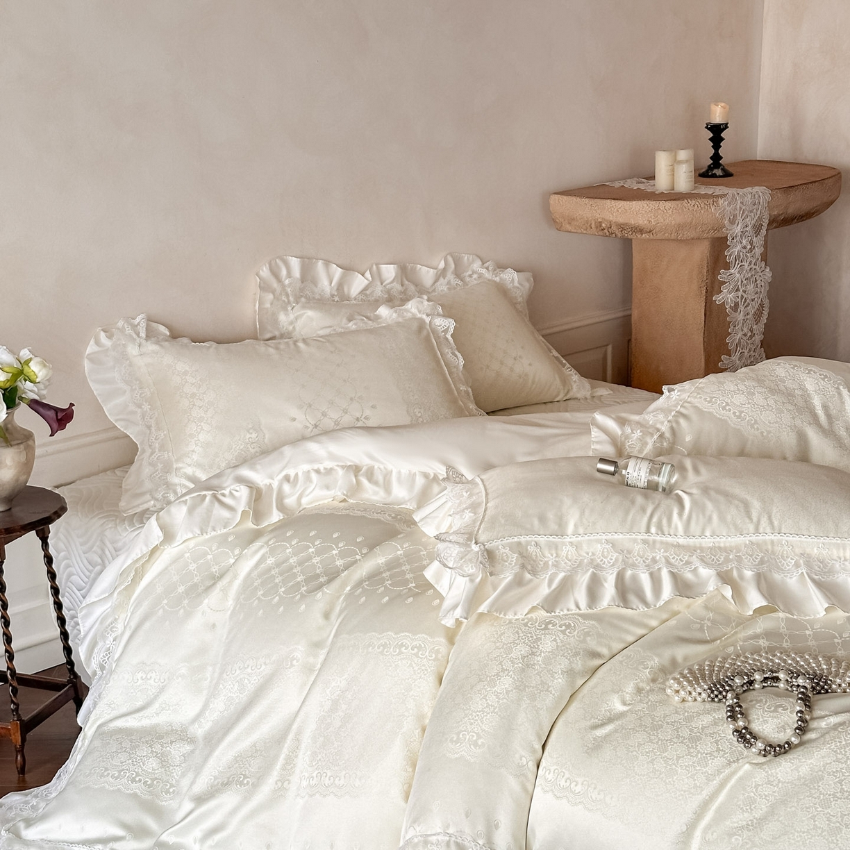 91家纺网 家纺一手货源 找家纺 首尔家纺 2026新款花边夹棉床盖四件套厚织提花款系列-提供买家秀 浮生若梦-米白