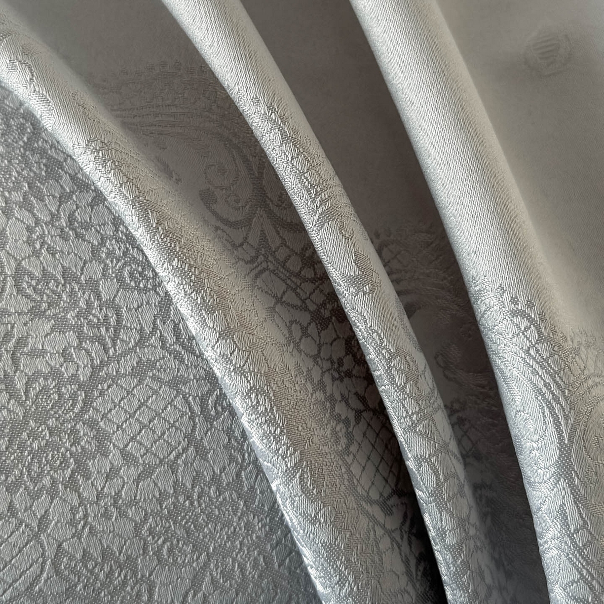 91家纺网 家纺一手货源 找家纺 首尔家纺 2026新款花边夹棉床盖四件套厚织提花款系列-提供买家秀 浮生若梦-浅云灰