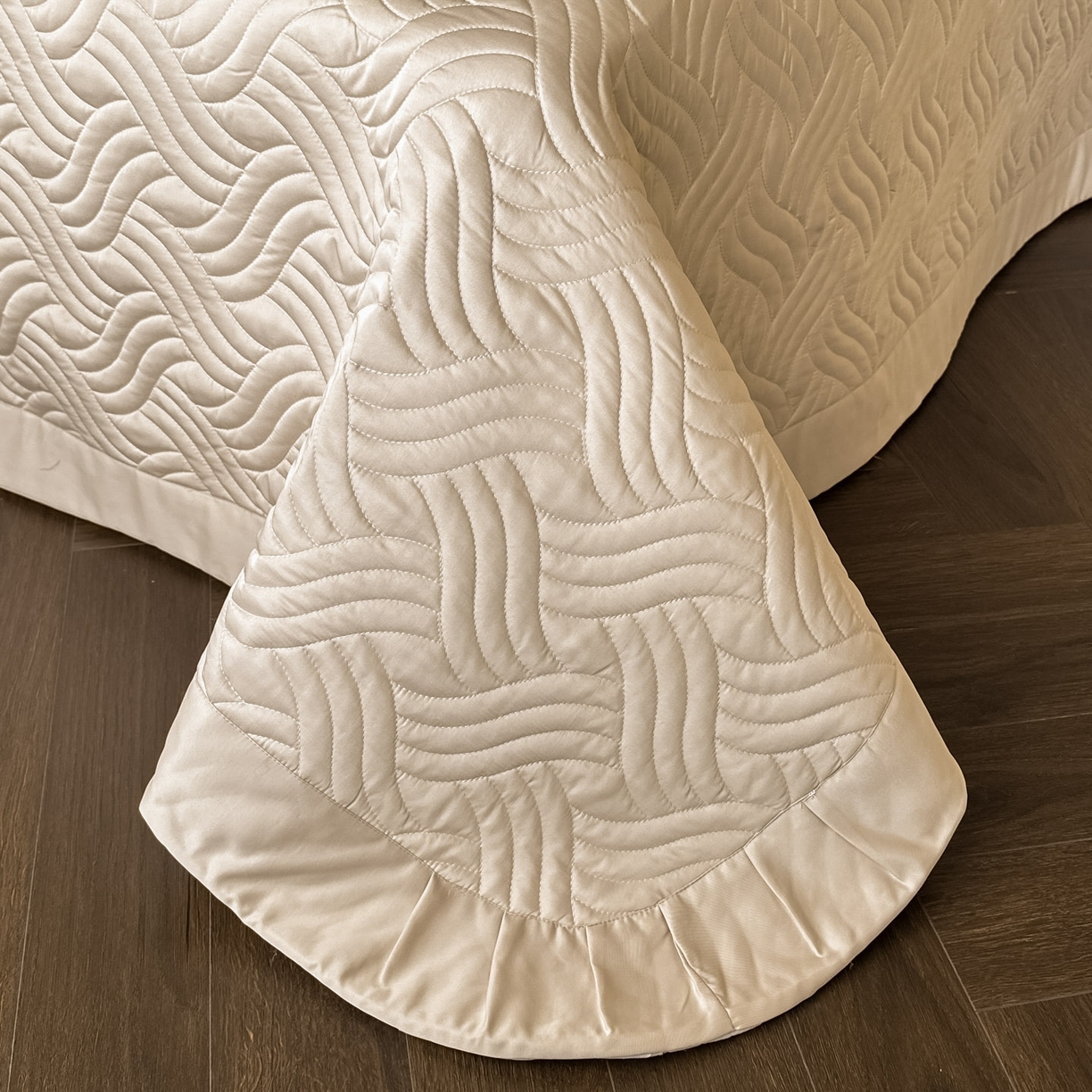 91家纺网 家纺一手货源 找家纺 首尔家纺 2026新款花边夹棉床盖四件套厚织提花款系列-提供买家秀 浮生若梦-香槟