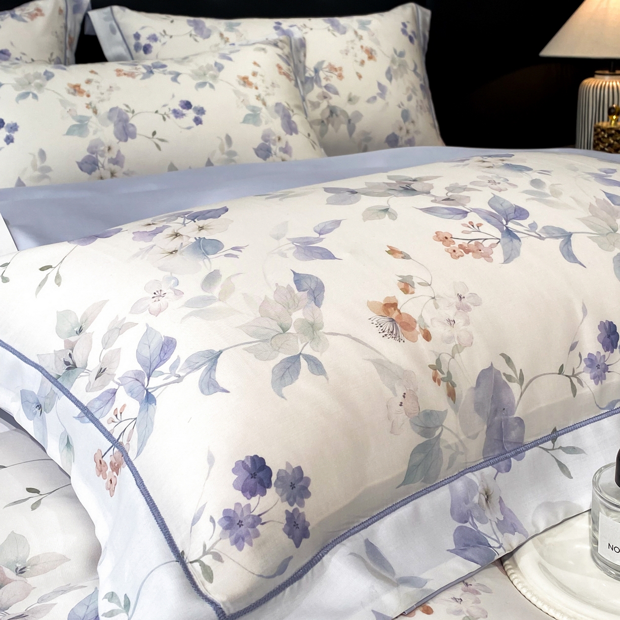 91家纺网 家纺一手货源 找家纺 启航家居 2026新款春夏天丝莱赛尔数码印花四件套 花颜外兰