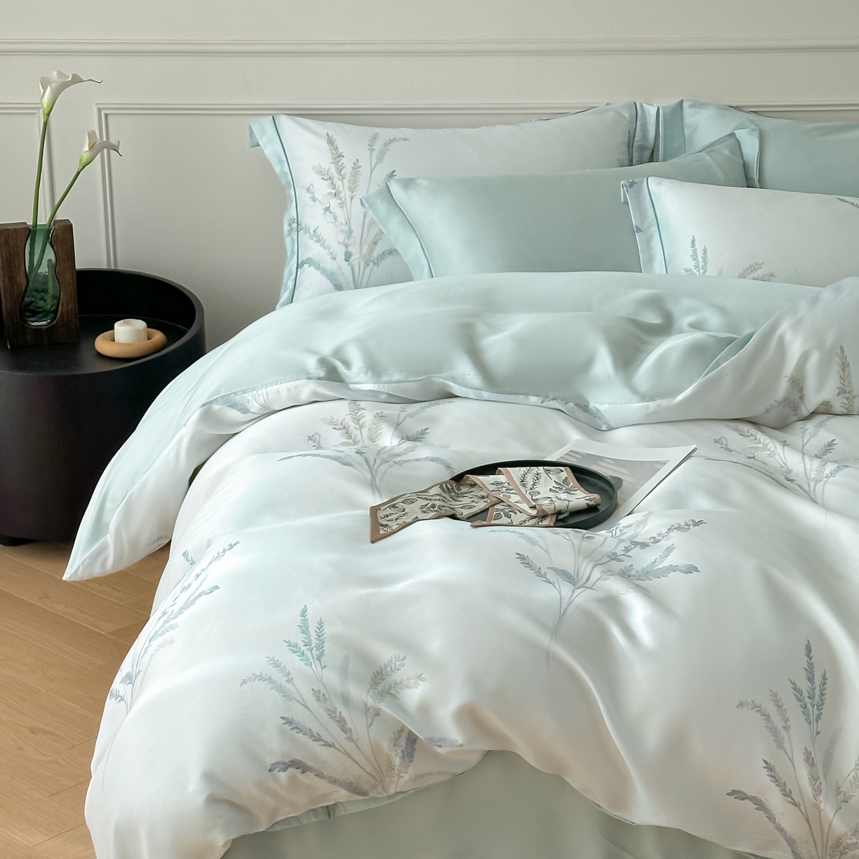 91家纺网 家纺一手货源 找家纺 启航家居 2026新款春夏天丝莱赛尔数码印花四件套 池禾韵兰