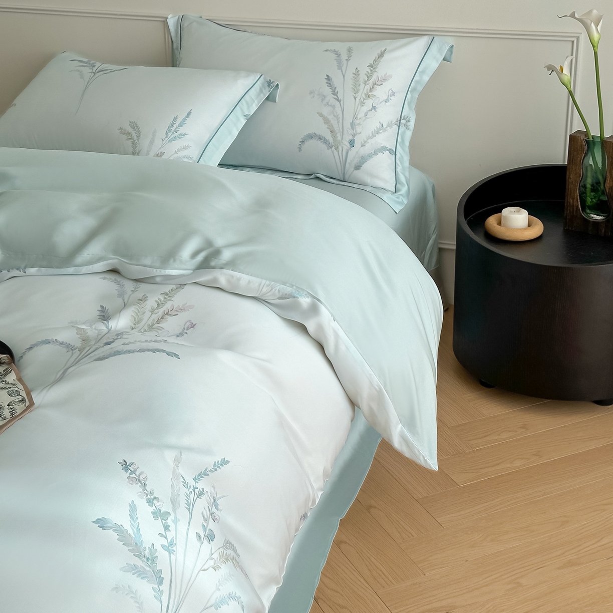 91家纺网 家纺一手货源 找家纺 启航家居 2026新款春夏天丝莱赛尔数码印花四件套 池禾韵兰