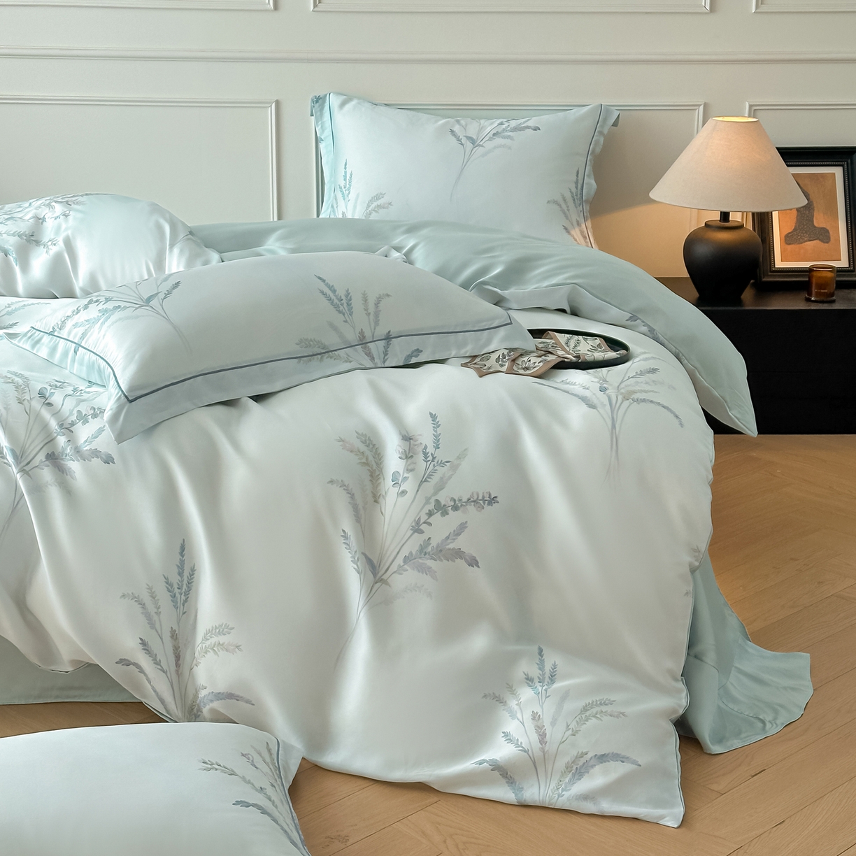 91家纺网 家纺一手货源 找家纺 启航家居 2026新款春夏天丝莱赛尔数码印花四件套 池禾韵兰