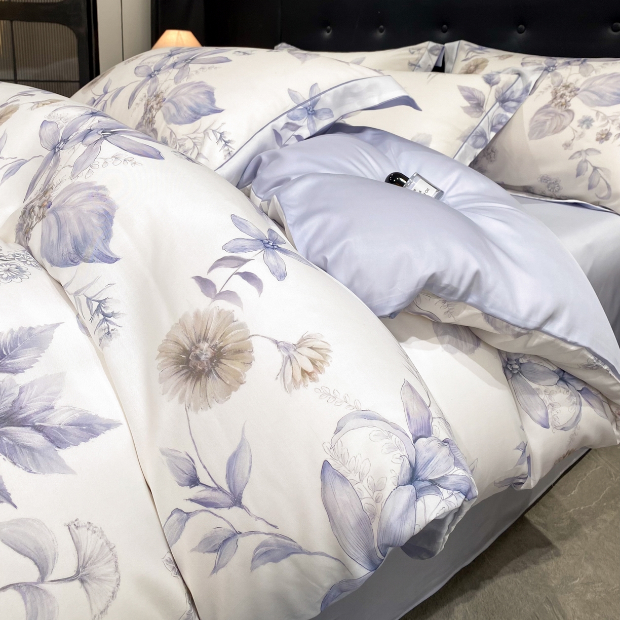 91家纺网 家纺一手货源 找家纺 启航家居 2026新款春夏天丝莱赛尔数码印花四件套 春溢然兰