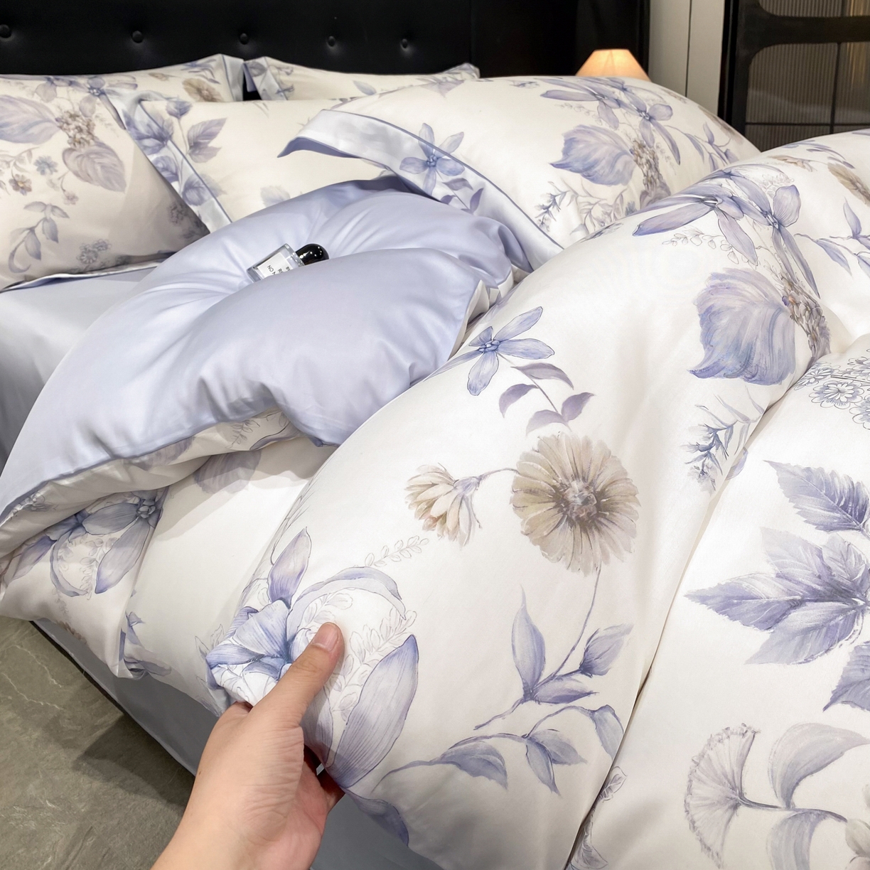 91家纺网 家纺一手货源 找家纺 启航家居 2026新款春夏天丝莱赛尔数码印花四件套 春溢然兰