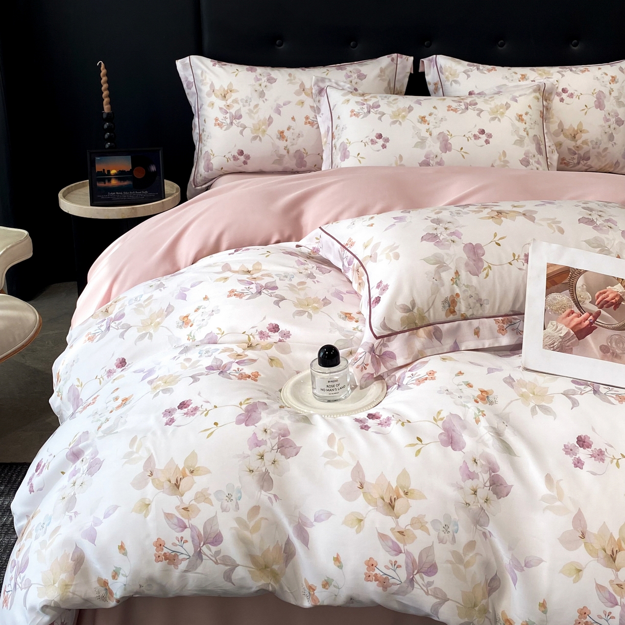 91家纺网 家纺一手货源 找家纺 启航家居 2026新款春夏天丝莱赛尔数码印花四件套 花颜外粉