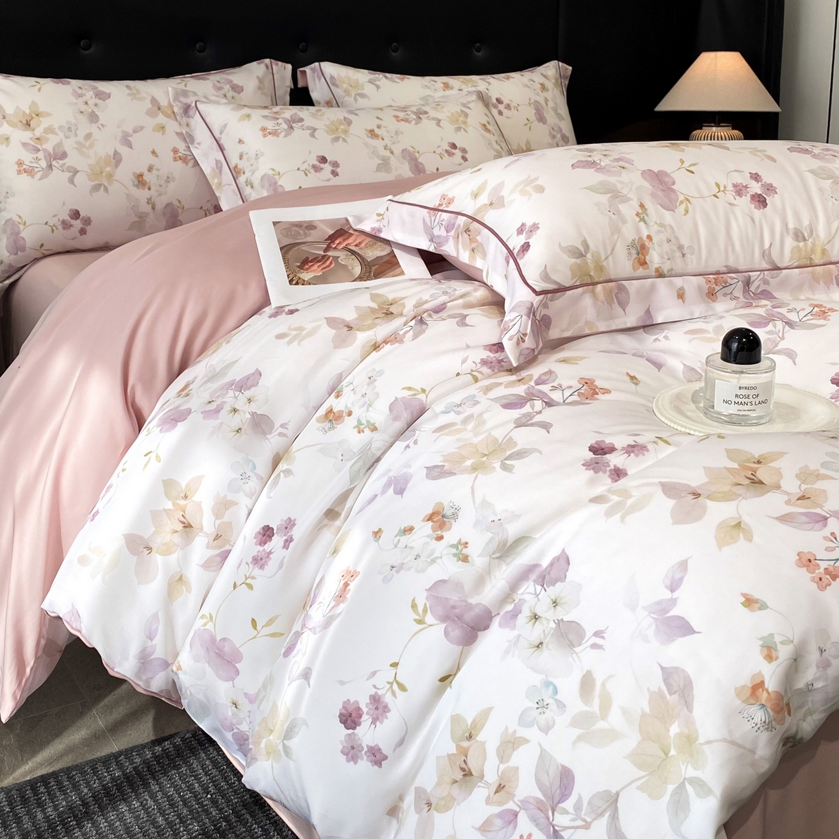 91家纺网 家纺一手货源 找家纺 启航家居 2026新款春夏天丝莱赛尔数码印花四件套 花颜外粉