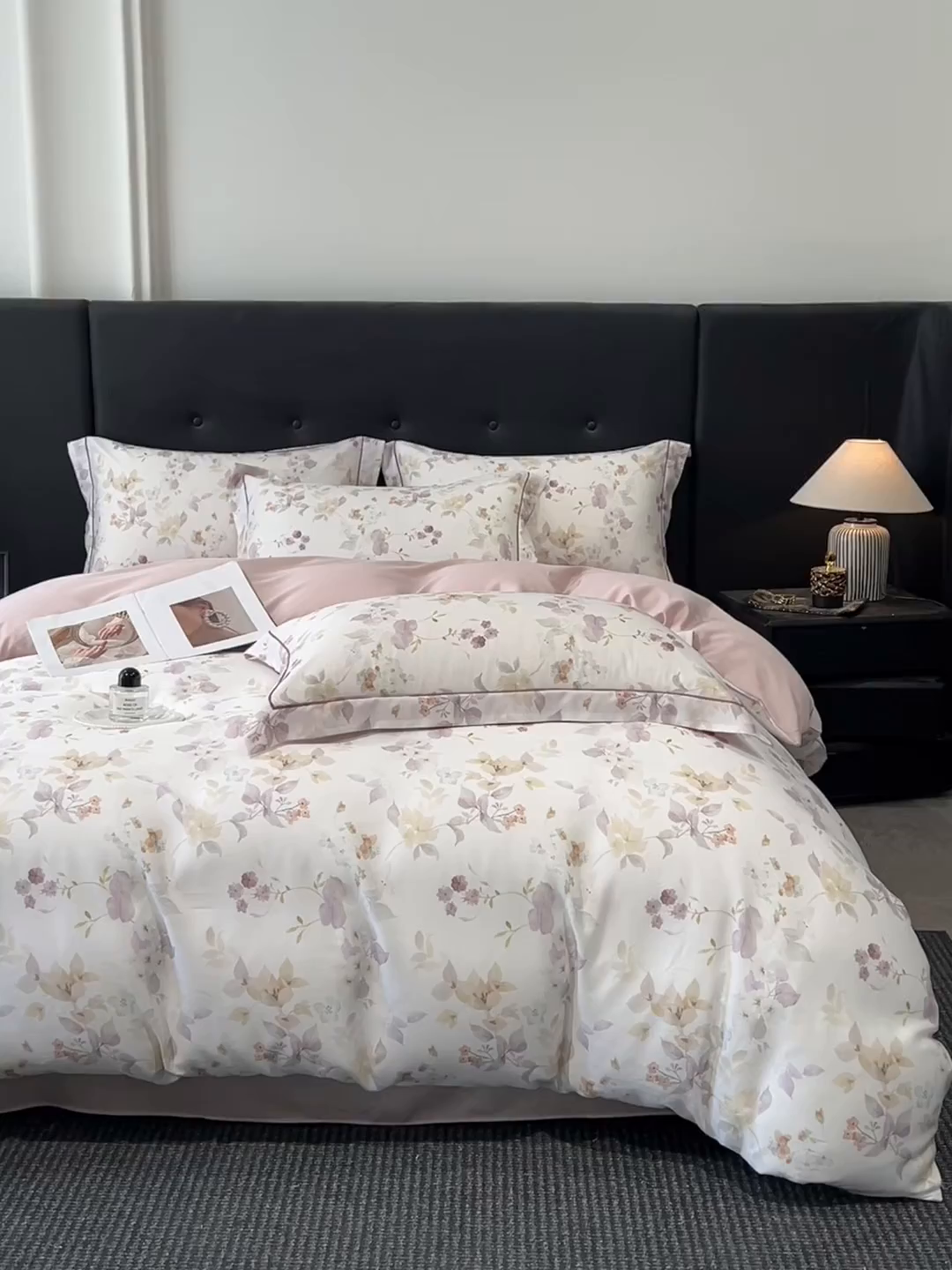 91家纺网 家纺一手货源 找家纺 启航家居 2026新款春夏天丝莱赛尔数码印花四件套 花颜外粉