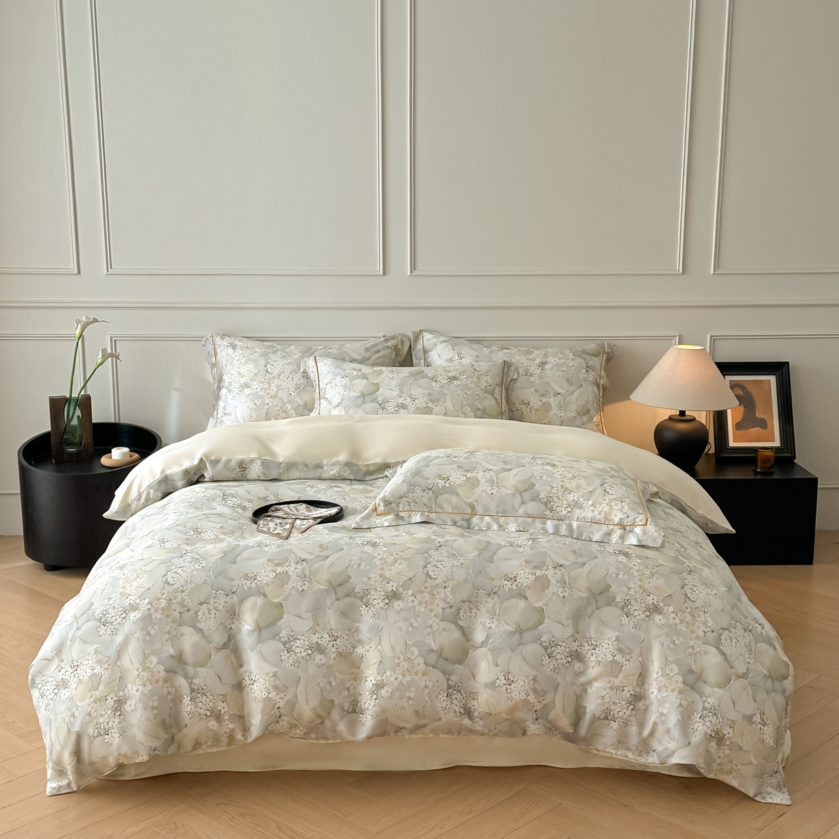 91家纺网 家纺一手货源 找家纺 启航家居 2026新款春夏天丝莱赛尔数码印花四件套 花园派对沙色