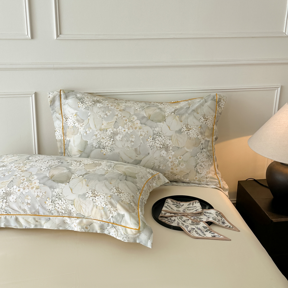 91家纺网 家纺一手货源 找家纺 启航家居 2026新款春夏天丝莱赛尔数码印花四件套 花园派对沙色