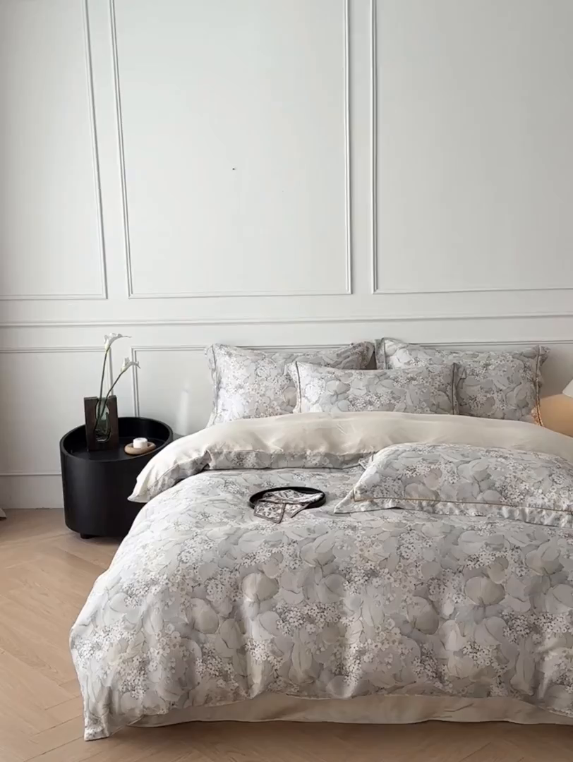 91家纺网 家纺一手货源 找家纺 启航家居 2026新款春夏天丝莱赛尔数码印花四件套 花园派对沙色