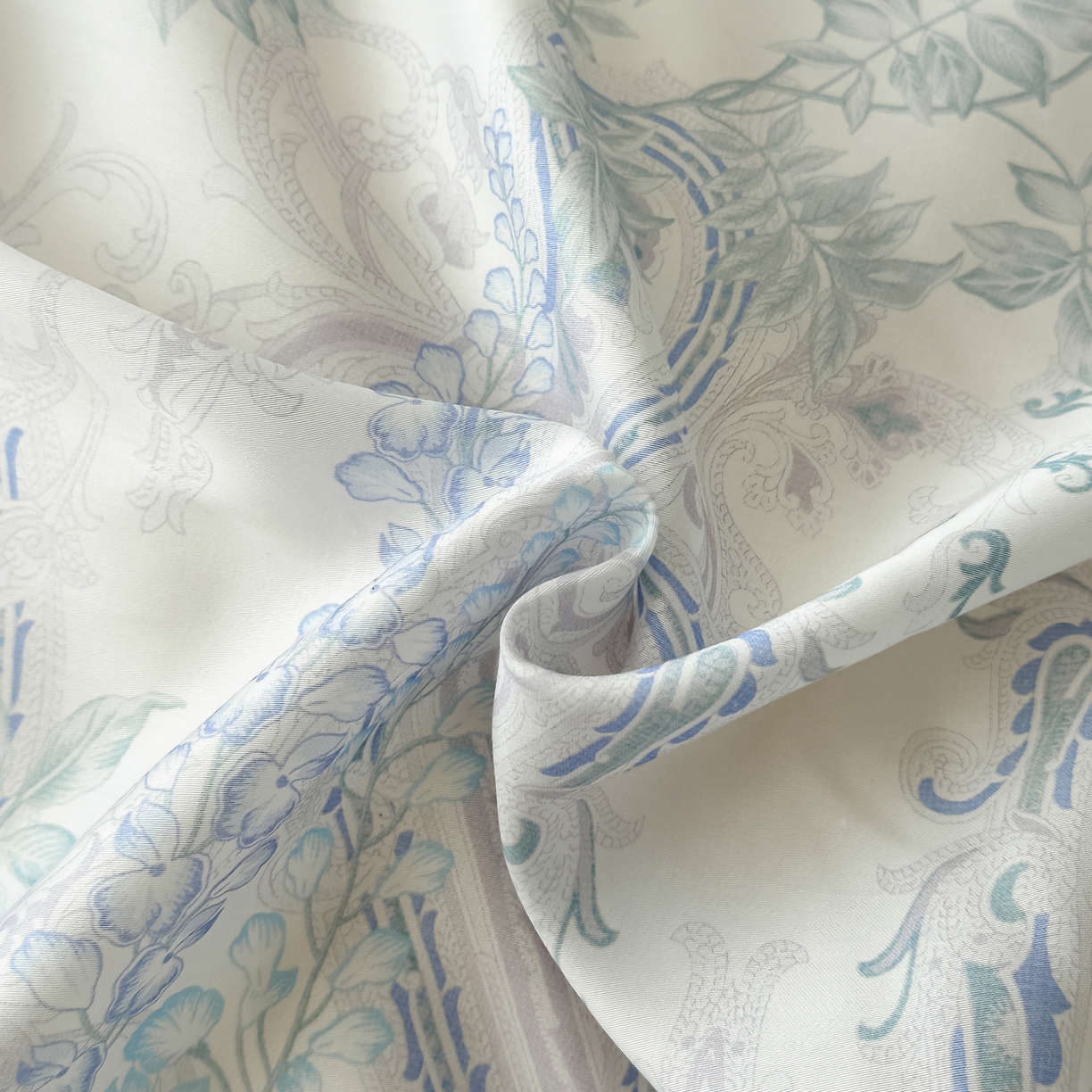 91家纺网 家纺一手货源 找家纺 启航家居 2026新款春夏天丝莱赛尔数码印花四件套 梦境之翼兰