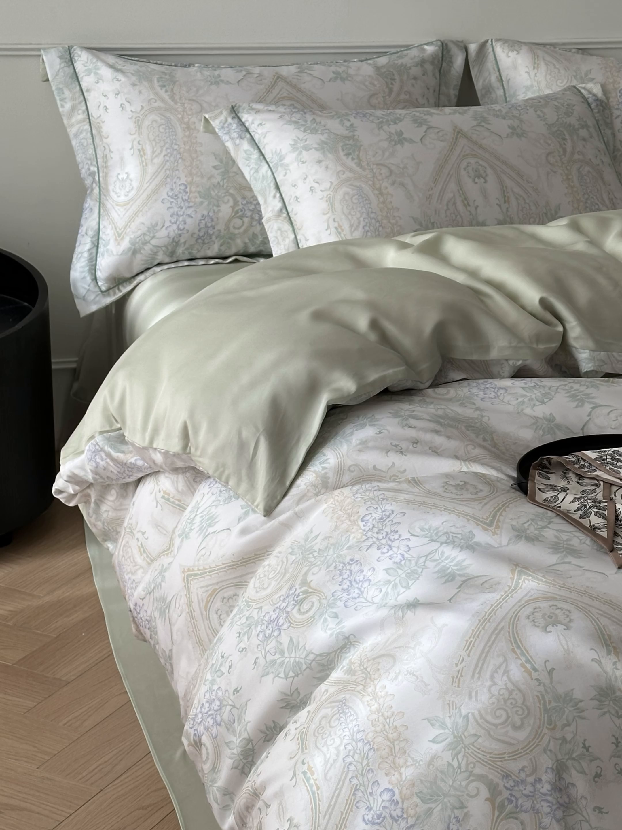 91家纺网 家纺一手货源 找家纺 启航家居 2026新款春夏天丝莱赛尔数码印花四件套 梦境之翼绿