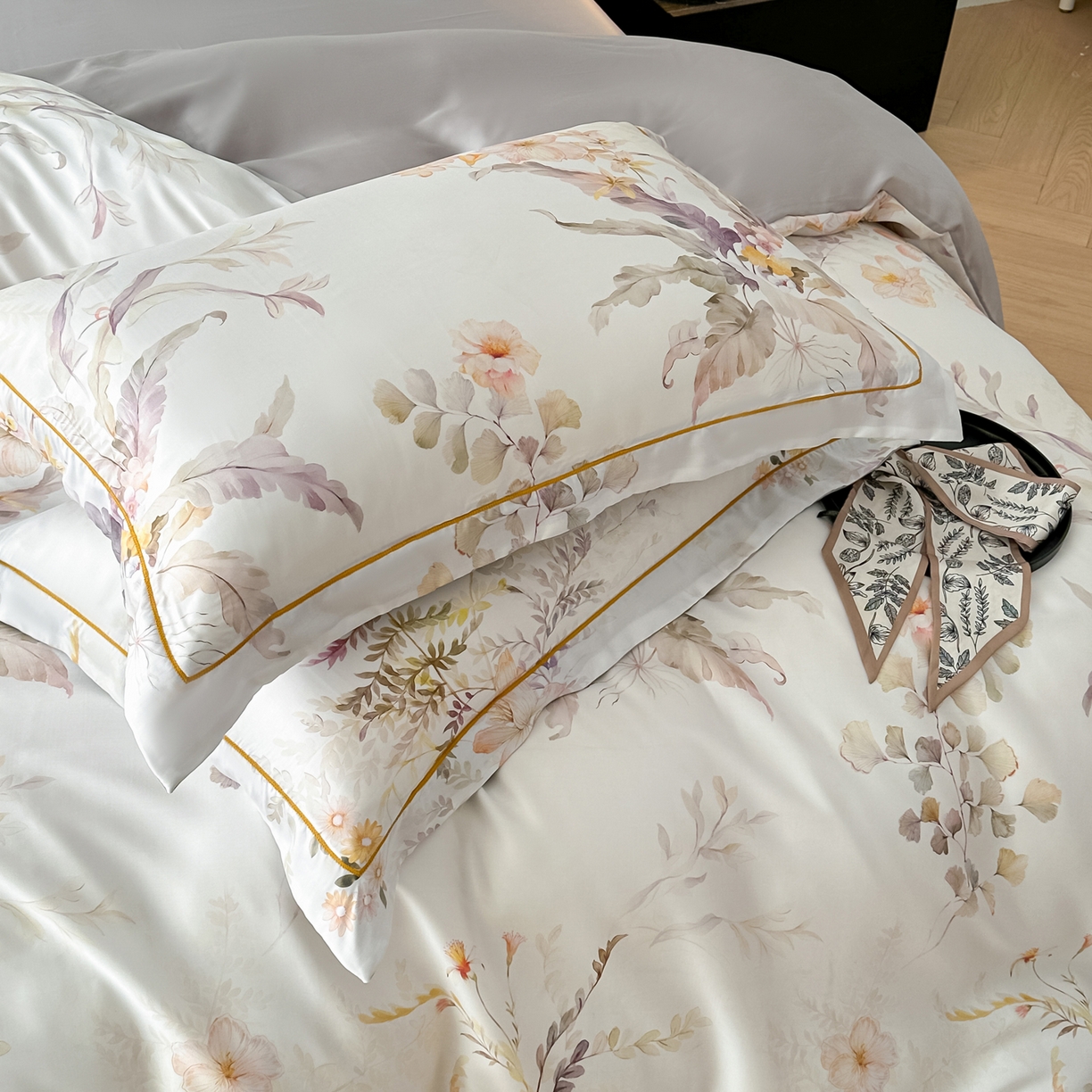 91家纺网 家纺一手货源 找家纺 启航家居 2026新款春夏天丝莱赛尔数码印花四件套 烟花间粉