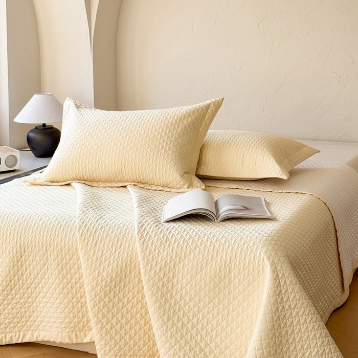 91家纺网 家纺一手货源 找家纺 法芙娜家纺 2026新款100S长绒棉床盖三件套 米黄