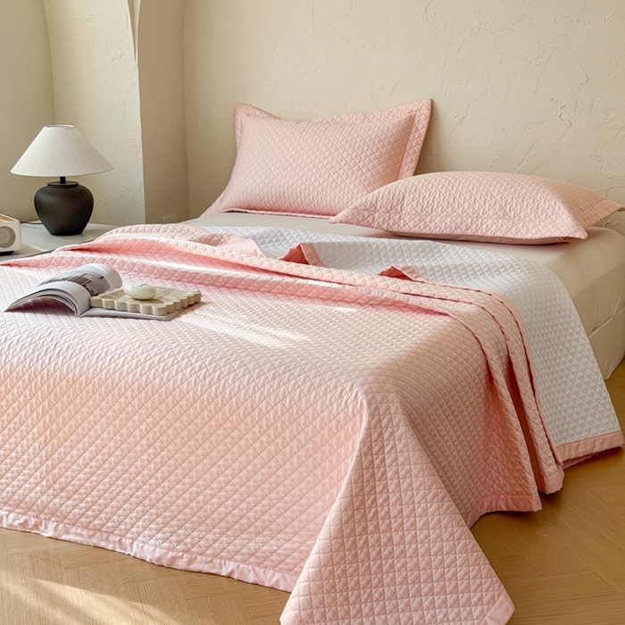 91家纺网 家纺一手货源 找家纺 法芙娜家纺 2026新款100S长绒棉床盖三件套 浅粉