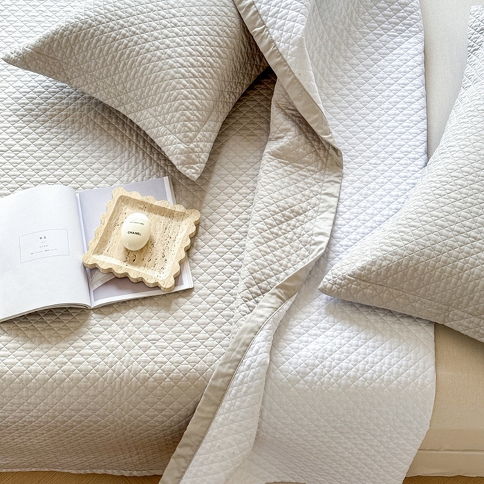 91家纺网 家纺一手货源 找家纺 法芙娜家纺 2026新款100S长绒棉床盖三件套 浅灰