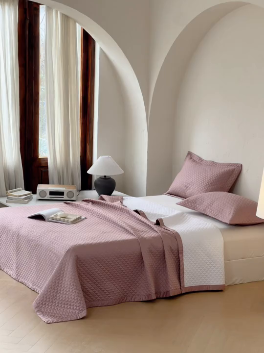 91家纺网 家纺一手货源 找家纺 法芙娜家纺 2026新款100S长绒棉床盖三件套 深粉