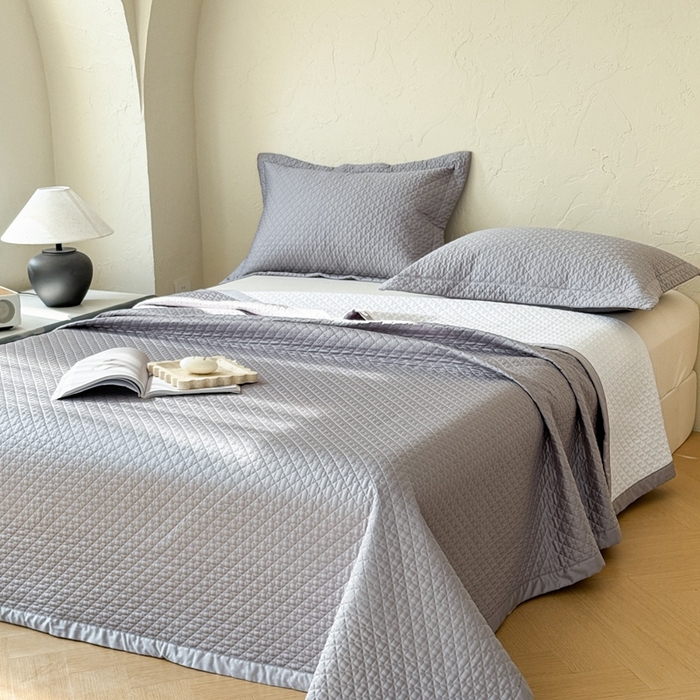 91家纺网 家纺一手货源 找家纺 法芙娜家纺 2026新款100S长绒棉床盖三件套 深灰