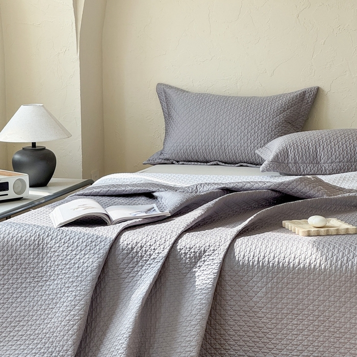 91家纺网 家纺一手货源 找家纺 法芙娜家纺 2026新款100S长绒棉床盖三件套 深灰