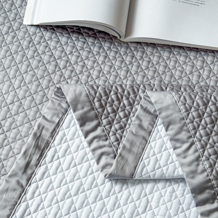 91家纺网 家纺一手货源 找家纺 法芙娜家纺 2026新款100S长绒棉床盖三件套 深灰