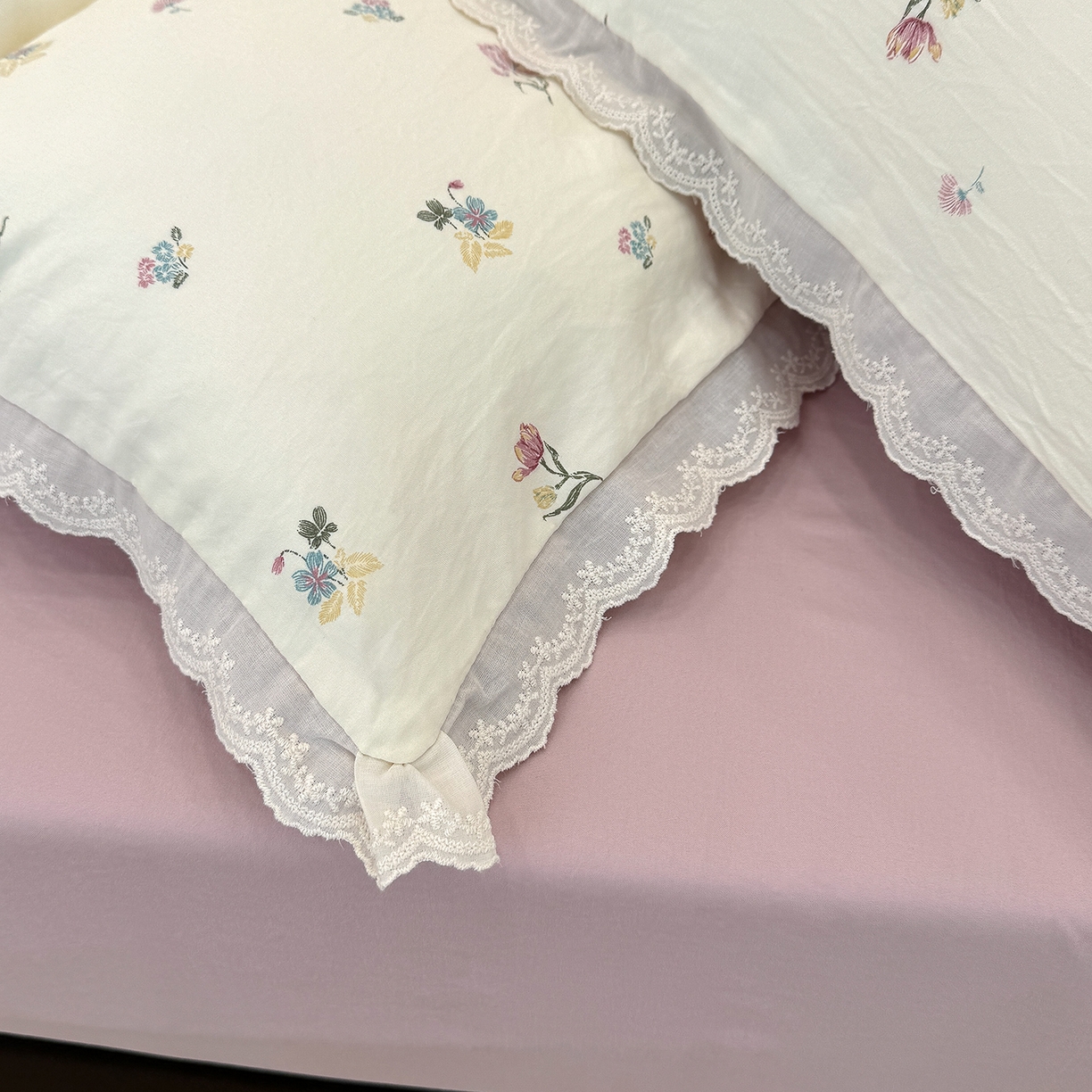 91家纺网 家纺一手货源 找家纺 铺尚美家纺 2026新款田园韩版花边款小碎花古法水洗仿棉A类云感棉四件套 花漫漫