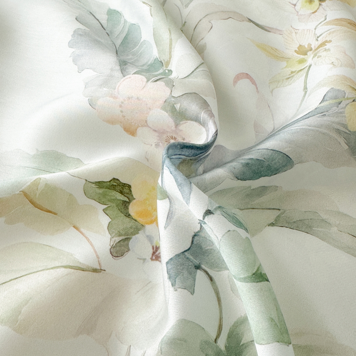 91家纺网 家纺一手货源 找家纺 启航家居 2026新款春夏天丝莱赛尔数码印花四件套 烟花间绿