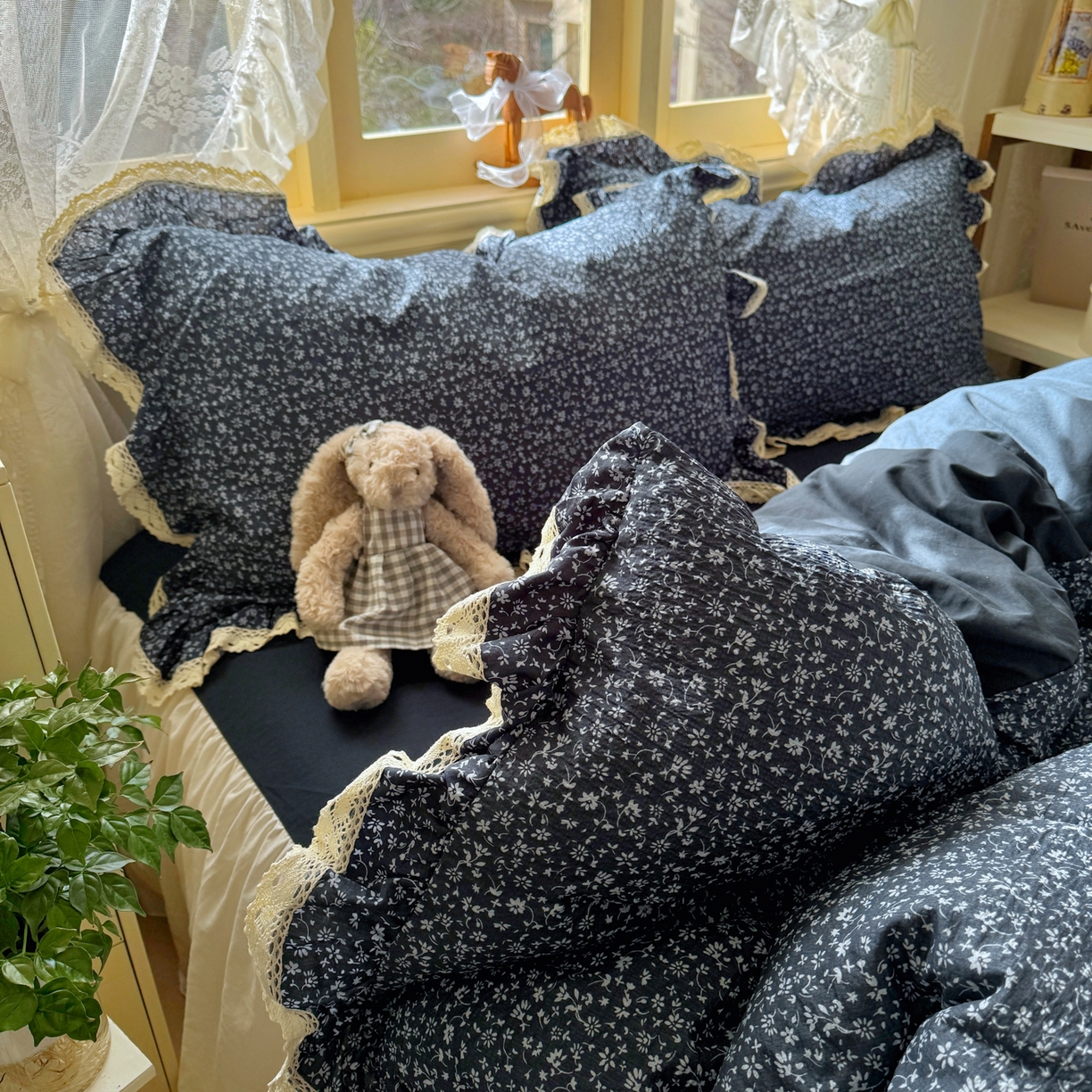 91家纺网 家纺一手货源 找家纺 （总）阿曼达 2026新款印花复古小碎花镂空蕾丝花边款四件套