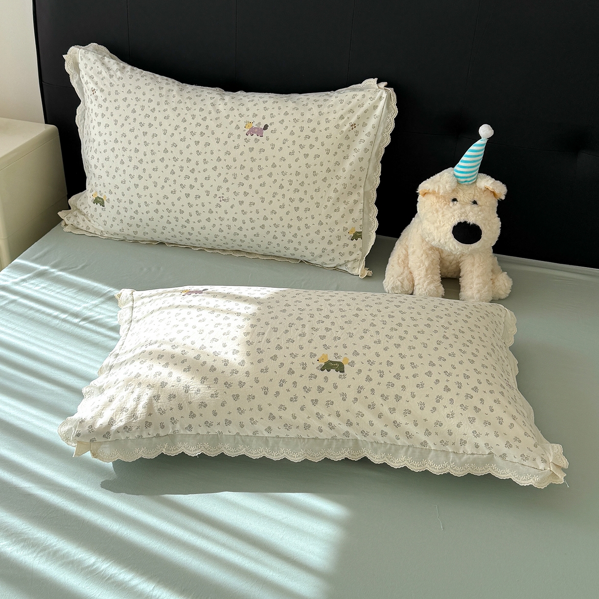 91家纺网 家纺一手货源 找家纺 铺尚美家纺 2026新款田园韩版花边款小碎花古法水洗仿棉A类云感棉四件套 花田小狗