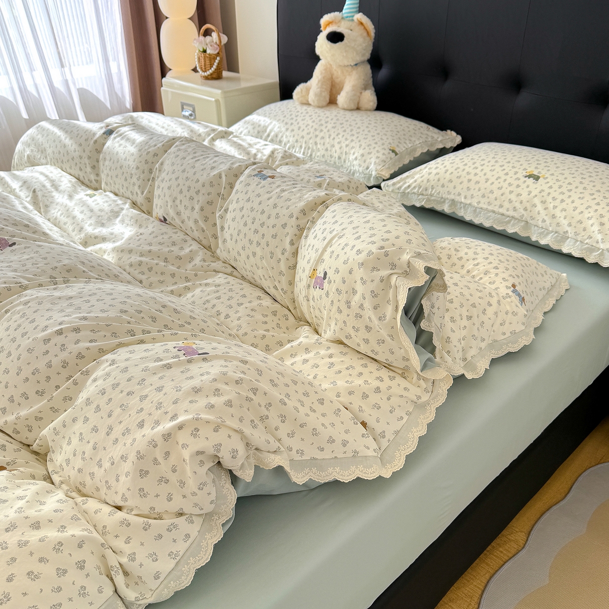 91家纺网 家纺一手货源 找家纺 铺尚美家纺 2026新款田园韩版花边款小碎花古法水洗仿棉A类云感棉四件套 花田小狗